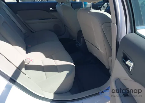 2010 Ford Fusion Hybrid from USA, damaged, VIN 3FADP0L3XAR395170